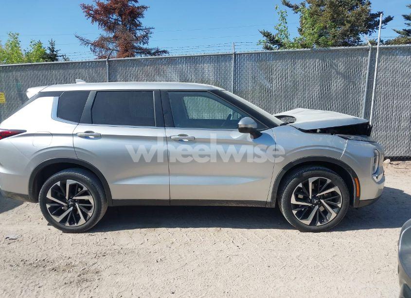 Photo 13 of 2022 Mitsubishi Outlander ES 2.5 S-AWC (VIN JA4J4TA88NZ032612)