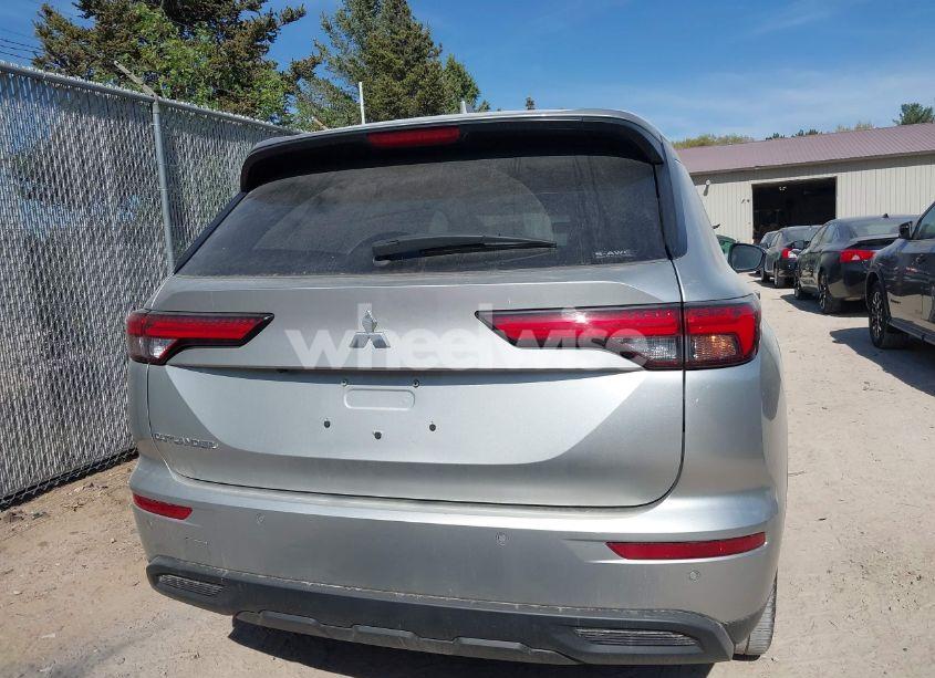 Photo 16 of 2022 Mitsubishi Outlander ES 2.5 S-AWC (VIN JA4J4TA88NZ032612)