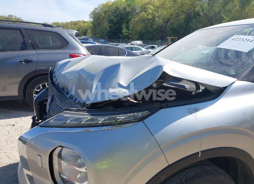 Photo 18 of 2022 Mitsubishi Outlander ES 2.5 S-AWC (VIN JA4J4TA88NZ032612)