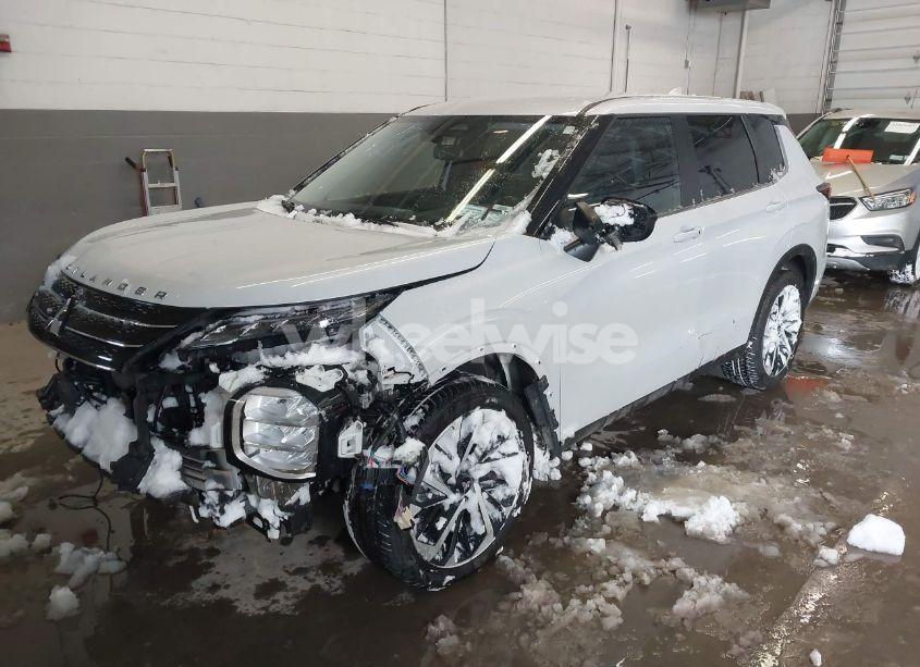 Photo 2 of 2022 Mitsubishi Outlander BLACK EDITION S-AWC/SE 2.5 S-AWC/SE LAUNCH EDITION S-AWC (VIN JA4J4UA80NZ025367)