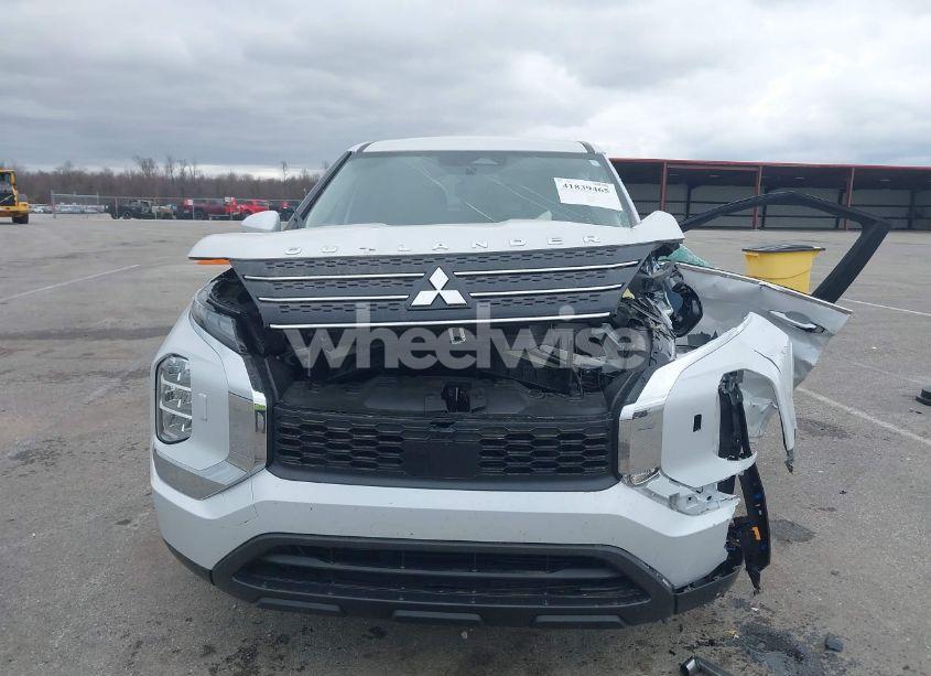 Photo 13 of 2024 Mitsubishi Outlander ES 2.5 S-AWC (VIN JA4J4UA80RZ003200)