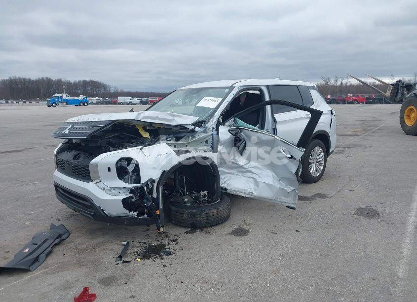 Photo 2 of 2024 Mitsubishi Outlander ES 2.5 S-AWC (VIN JA4J4UA80RZ003200)