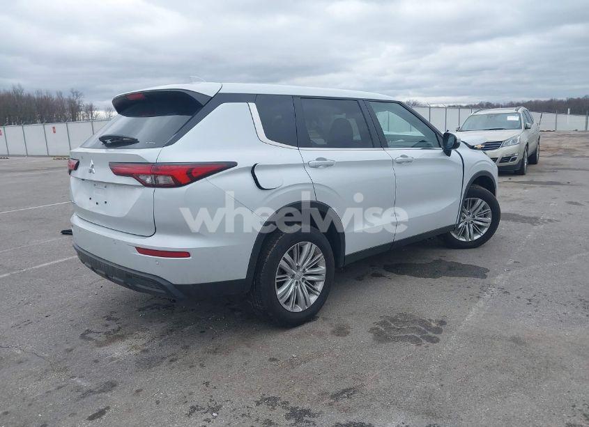 Photo 4 of 2024 Mitsubishi Outlander ES 2.5 S-AWC (VIN JA4J4UA80RZ003200)