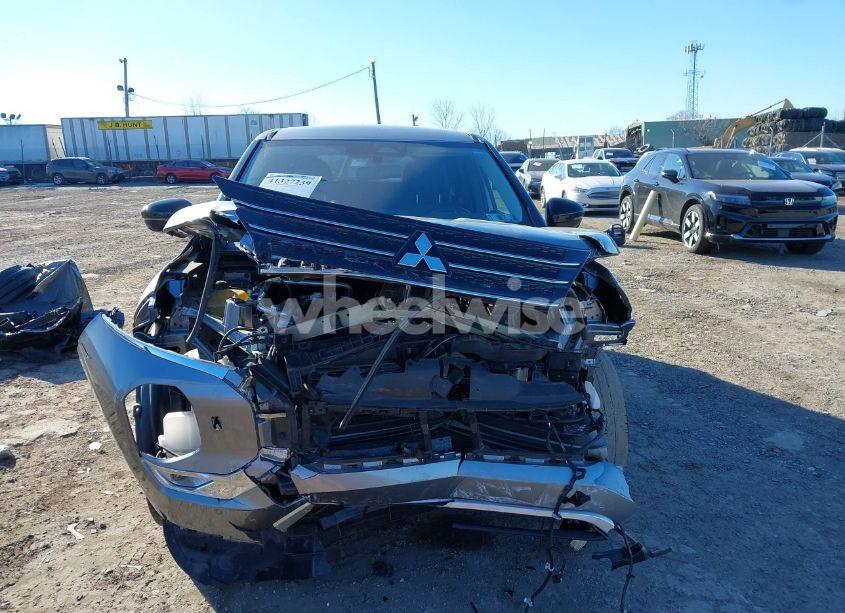 Photo 13 of 2022 Mitsubishi Outlander BLACK EDITION S-AWC/SE 2.5 S-AWC/SE LAUNCH EDITION S-AWC (VIN JA4J4UA81NZ025152)