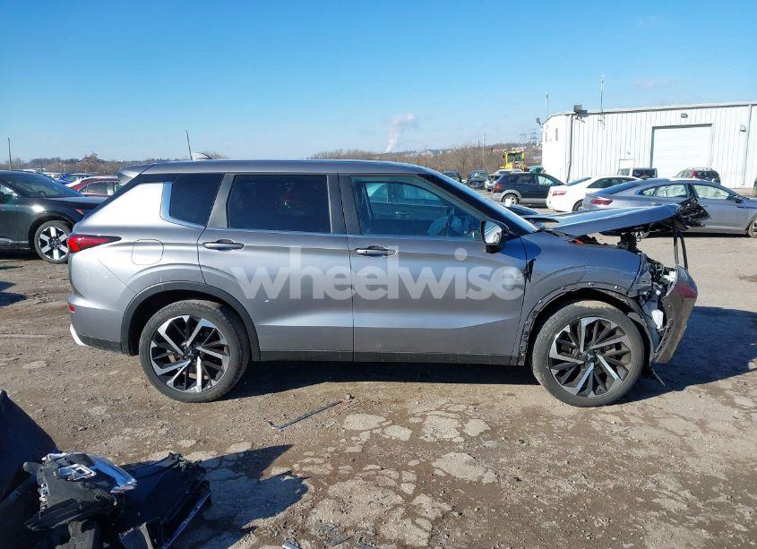 Photo 14 of 2022 Mitsubishi Outlander BLACK EDITION S-AWC/SE 2.5 S-AWC/SE LAUNCH EDITION S-AWC (VIN JA4J4UA81NZ025152)