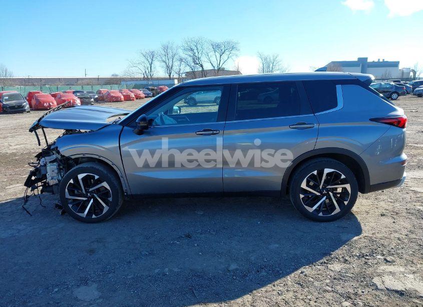 Photo 15 of 2022 Mitsubishi Outlander BLACK EDITION S-AWC/SE 2.5 S-AWC/SE LAUNCH EDITION S-AWC (VIN JA4J4UA81NZ025152)