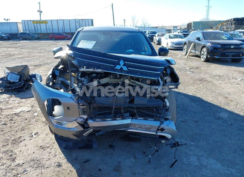 Photo 6 of 2022 Mitsubishi Outlander BLACK EDITION S-AWC/SE 2.5 S-AWC/SE LAUNCH EDITION S-AWC (VIN JA4J4UA81NZ025152)