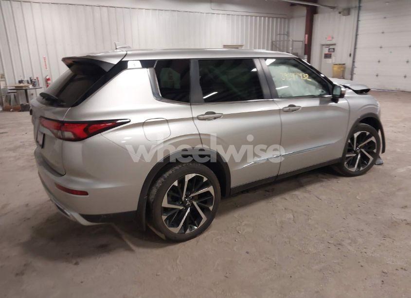 Photo 4 of 2022 Mitsubishi Outlander BLACK EDITION S-AWC/SE 2.5 S-AWC/SE LAUNCH EDITION S-AWC (VIN JA4J4UA82NZ050965)