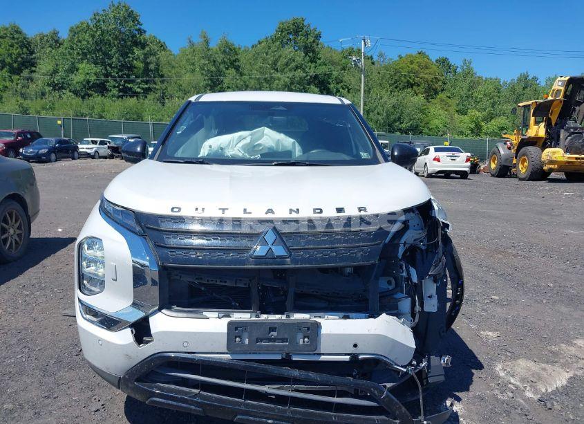 Photo 12 of 2023 Mitsubishi Outlander (VIN JA4J4UA82PZ017497)