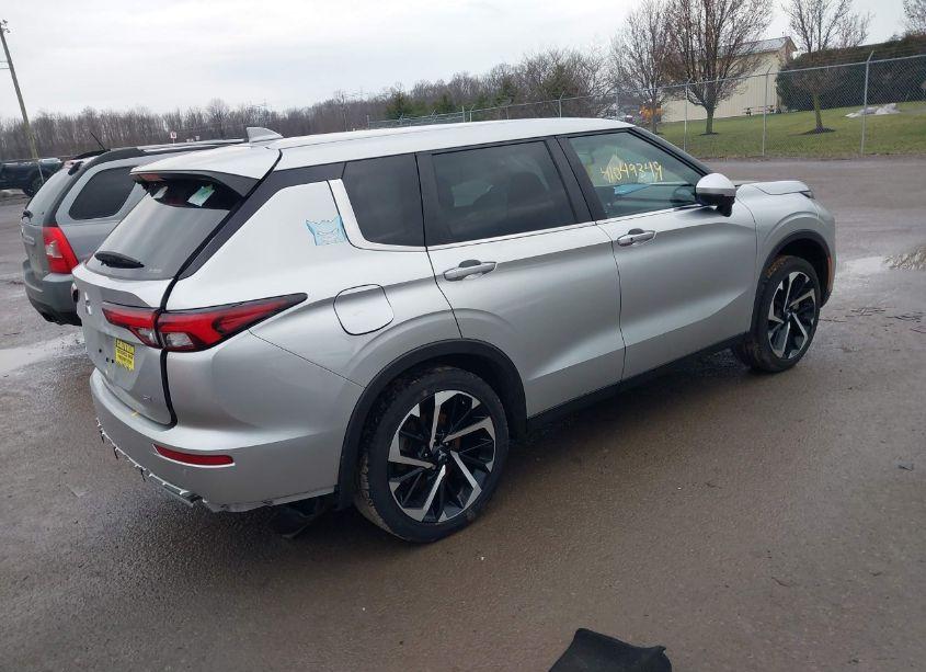 Photo 4 of 2023 Mitsubishi Outlander SE 2.5 (VIN JA4J4UA82PZ040150)