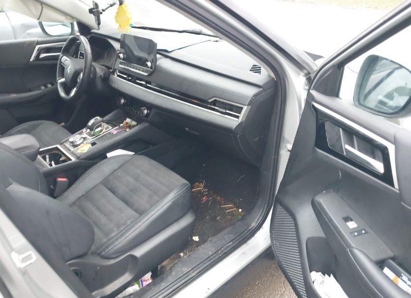 Photo 5 of 2023 Mitsubishi Outlander SE 2.5 (VIN JA4J4UA82PZ040150)