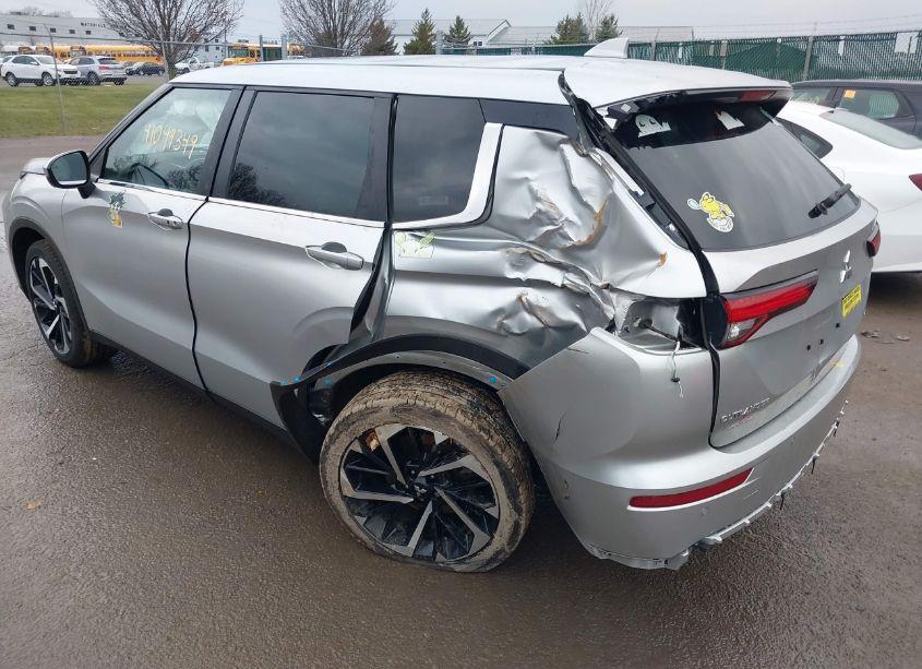 Photo 6 of 2023 Mitsubishi Outlander SE 2.5 (VIN JA4J4UA82PZ040150)