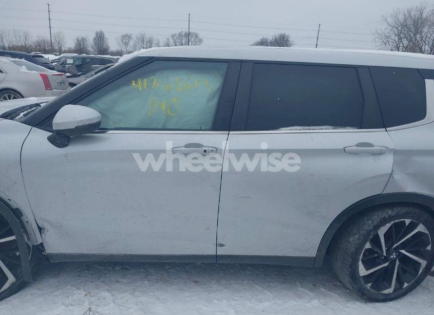 Photo 14 of 2022 Mitsubishi Outlander BLACK EDITION S-AWC/SE 2.5 S-AWC/SE LAUNCH EDITION S-AWC (VIN JA4J4UA83NZ011012)