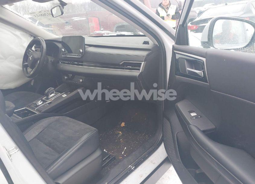 Photo 5 of 2022 Mitsubishi Outlander BLACK EDITION S-AWC/SE 2.5 S-AWC/SE LAUNCH EDITION S-AWC (VIN JA4J4UA83NZ011012)