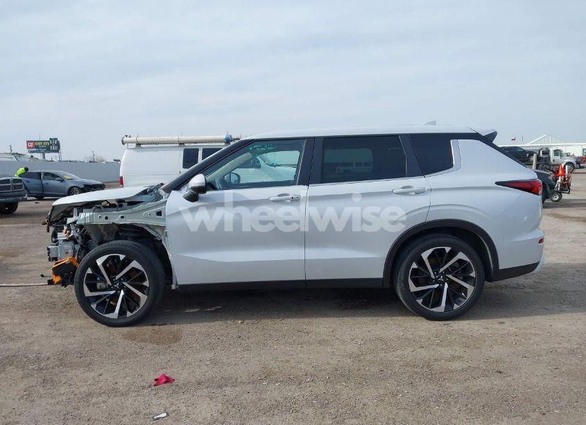 Photo 15 of 2022 Mitsubishi Outlander BLACK EDITION S-AWC/SE 2.5 S-AWC/SE LAUNCH EDITION S-AWC (VIN JA4J4UA84NZ045878)