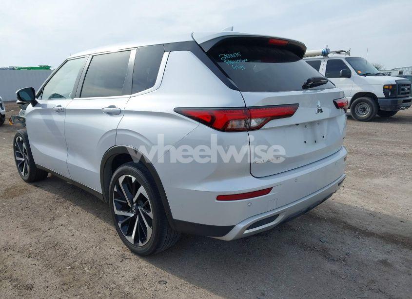 Photo 3 of 2022 Mitsubishi Outlander BLACK EDITION S-AWC/SE 2.5 S-AWC/SE LAUNCH EDITION S-AWC (VIN JA4J4UA84NZ045878)