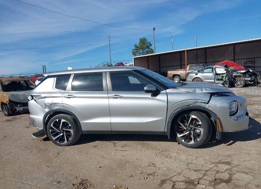 Photo 13 of 2022 Mitsubishi Outlander BLACK EDITION /SE 2.5 /SE LAUNCH EDITION (VIN JA4J4UA85NZ029897)