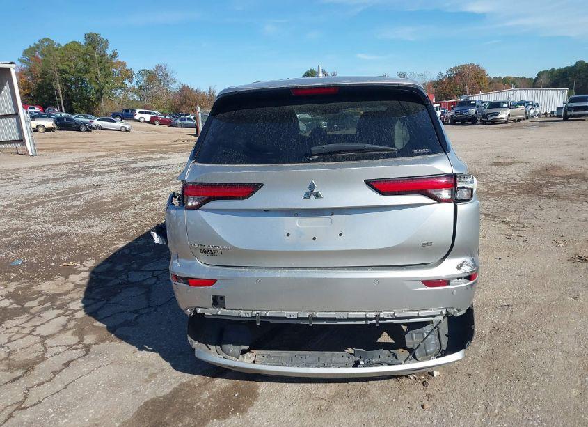 Photo 16 of 2022 Mitsubishi Outlander BLACK EDITION /SE 2.5 /SE LAUNCH EDITION (VIN JA4J4UA85NZ029897)