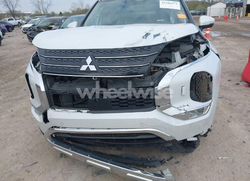 Photo 6 of 2022 Mitsubishi Outlander BLACK EDITION S-AWC/SE 2.5 S-AWC/SE LAUNCH EDITION S-AWC (VIN JA4J4UA85NZ036591)