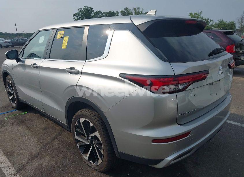 Photo 3 of 2022 Mitsubishi Outlander BLACK EDITION S-AWC/SE 2.5 S-AWC/SE LAUNCH EDITION S-AWC (VIN JA4J4UA86NZ030850)