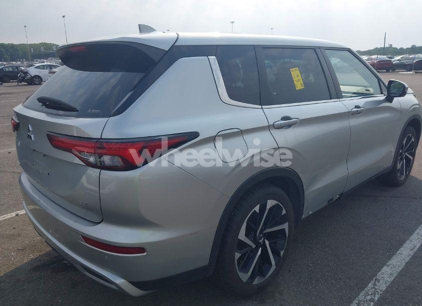 Photo 4 of 2022 Mitsubishi Outlander BLACK EDITION S-AWC/SE 2.5 S-AWC/SE LAUNCH EDITION S-AWC (VIN JA4J4UA86NZ030850)