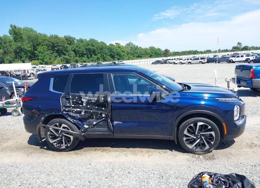 Photo 13 of 2022 Mitsubishi Outlander BLACK EDITION S-AWC/SE 2.5 S-AWC/SE LAUNCH EDITION S-AWC (VIN JA4J4UA86NZ047325)