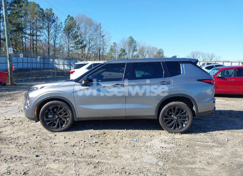 Photo 14 of 2022 Mitsubishi Outlander BLACK EDITION S-AWC (VIN JA4J4UA86NZ070121)