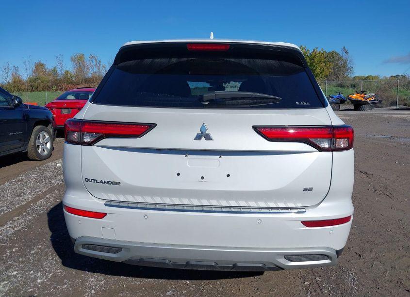 Photo 17 of 2023 Mitsubishi Outlander (VIN JA4J4UA86PZ052639)
