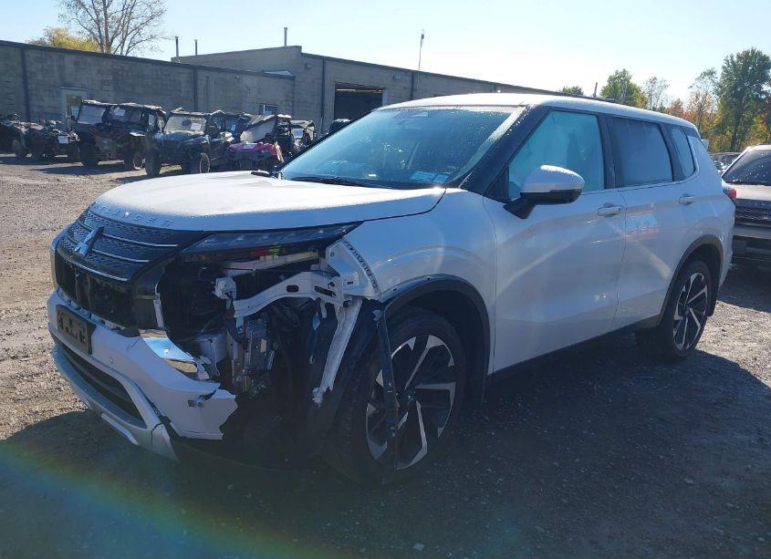 Photo 2 of 2023 Mitsubishi Outlander (VIN JA4J4UA86PZ052639)