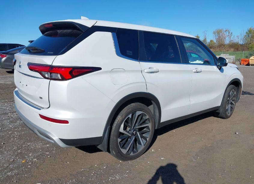 Photo 4 of 2023 Mitsubishi Outlander (VIN JA4J4UA86PZ052639)