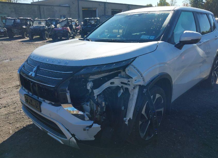 Photo 6 of 2023 Mitsubishi Outlander (VIN JA4J4UA86PZ052639)