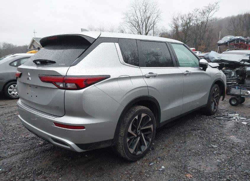 Photo 4 of 2022 Mitsubishi Outlander SE 2.5 (VIN JA4J4UA87NZ062416)