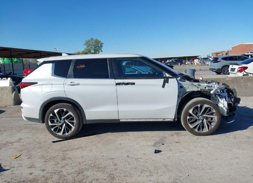 Photo 14 of 2022 Mitsubishi Outlander BLACK EDITION /SE 2.5 /SE LAUNCH EDITION (VIN JA4J4UA87NZ066305)