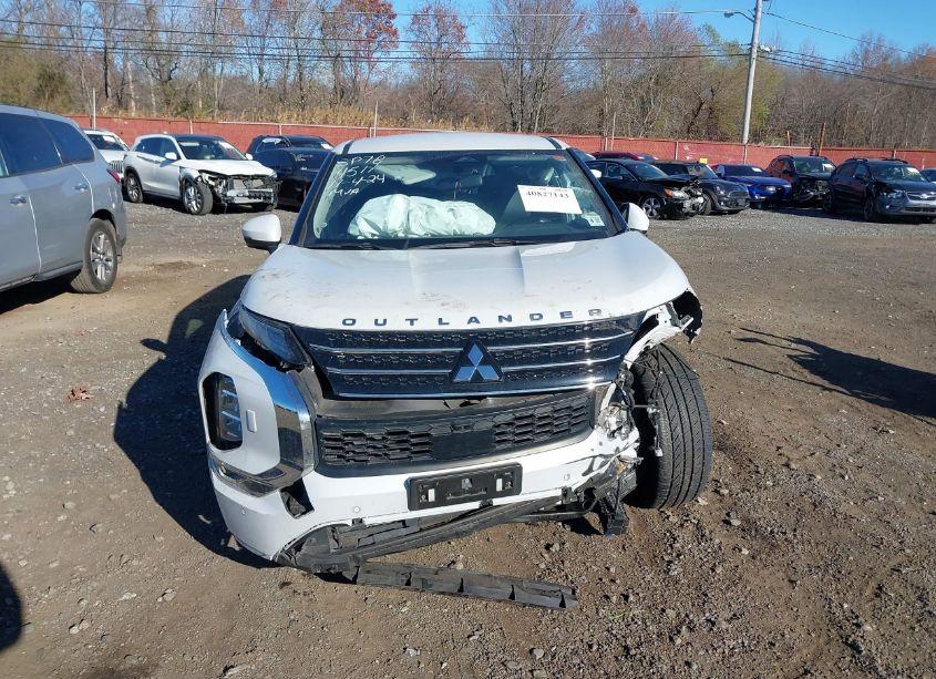 Photo 11 of 2022 Mitsubishi Outlander BLACK EDITION /SE 2.5 /SE LAUNCH EDITION (VIN JA4J4UA88NZ067155)