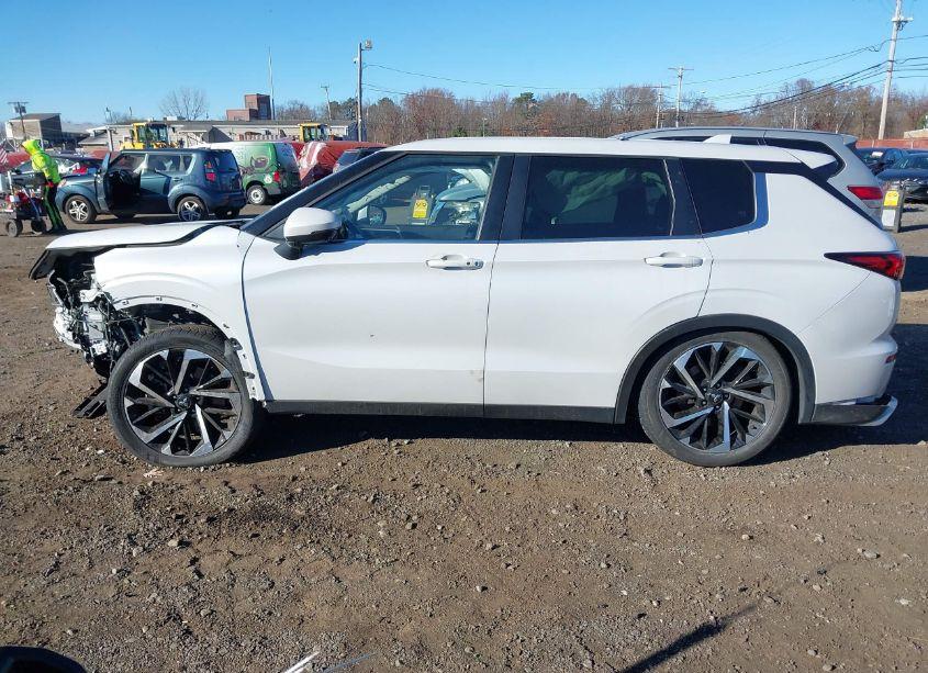 Photo 13 of 2022 Mitsubishi Outlander BLACK EDITION /SE 2.5 /SE LAUNCH EDITION (VIN JA4J4UA88NZ067155)