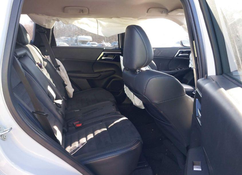 Photo 8 of 2022 Mitsubishi Outlander BLACK EDITION /SE 2.5 /SE LAUNCH EDITION (VIN JA4J4UA88NZ067155)