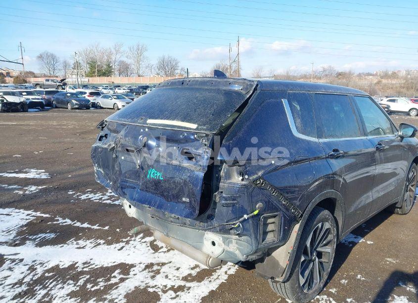 Photo 17 of 2023 Mitsubishi Outlander (VIN JA4J4UA88PZ013681)