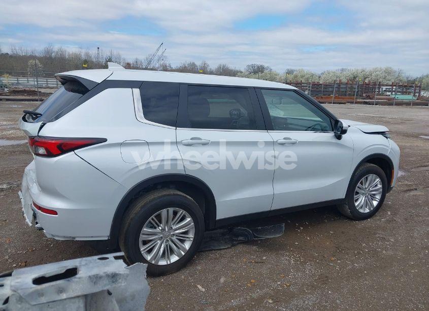 Photo 13 of 2024 Mitsubishi Outlander ES 2.5 S-AWC (VIN JA4J4UA88RZ023937)