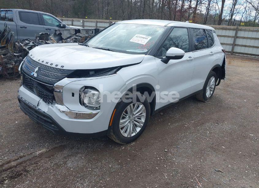 Photo 2 of 2024 Mitsubishi Outlander ES 2.5 S-AWC (VIN JA4J4UA88RZ023937)