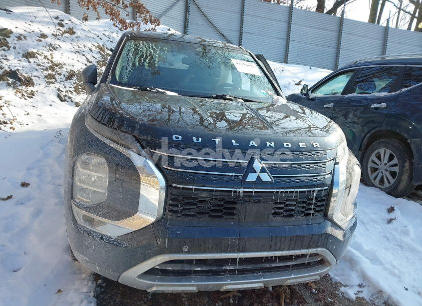 Photo 13 of 2022 Mitsubishi Outlander BLACK EDITION S-AWC/SE 2.5 S-AWC/SE LAUNCH EDITION S-AWC (VIN JA4J4UA89NZ011953)