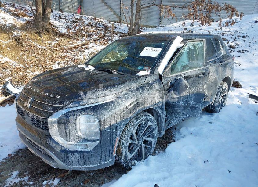 Photo 2 of 2022 Mitsubishi Outlander BLACK EDITION S-AWC/SE 2.5 S-AWC/SE LAUNCH EDITION S-AWC (VIN JA4J4UA89NZ011953)