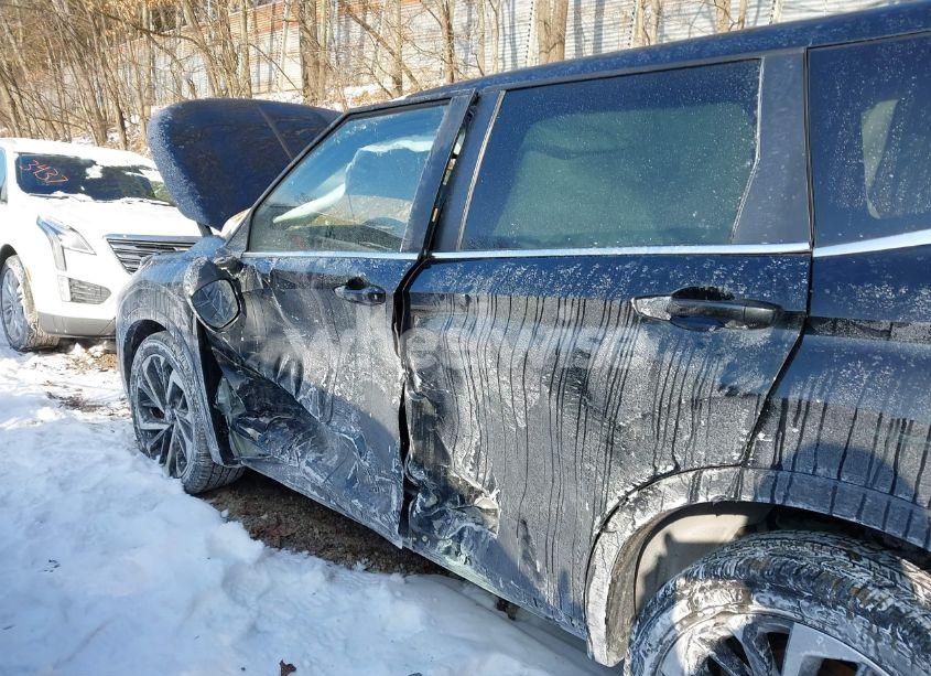 Photo 6 of 2022 Mitsubishi Outlander BLACK EDITION S-AWC/SE 2.5 S-AWC/SE LAUNCH EDITION S-AWC (VIN JA4J4UA89NZ011953)