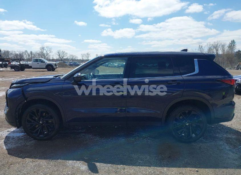 Photo 14 of 2022 Mitsubishi Outlander BLACK EDITION S-AWC (VIN JA4J4UA89NZ077502)