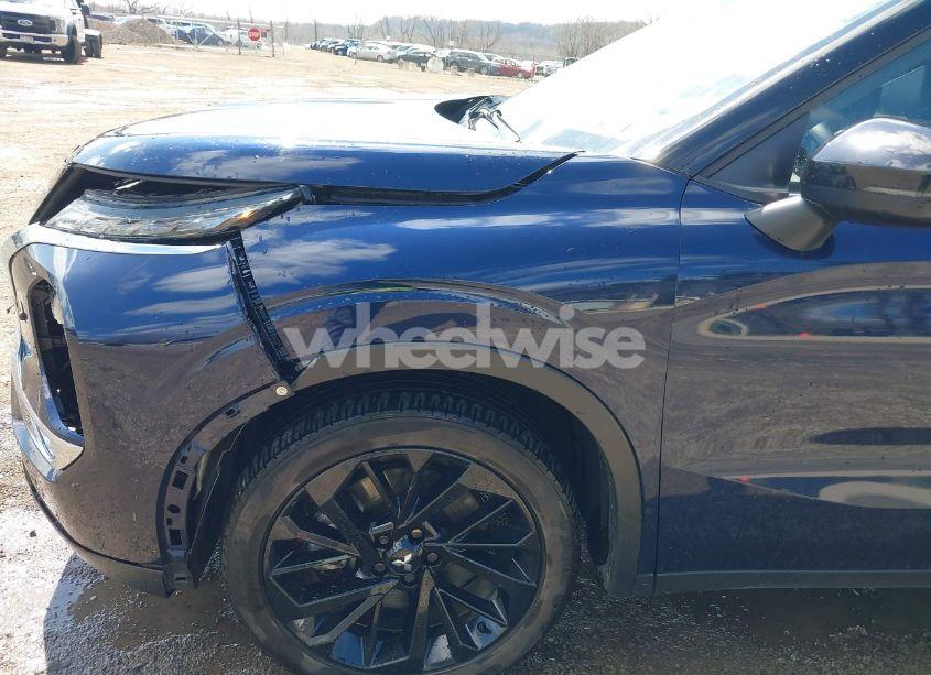 Photo 17 of 2022 Mitsubishi Outlander BLACK EDITION S-AWC (VIN JA4J4UA89NZ077502)