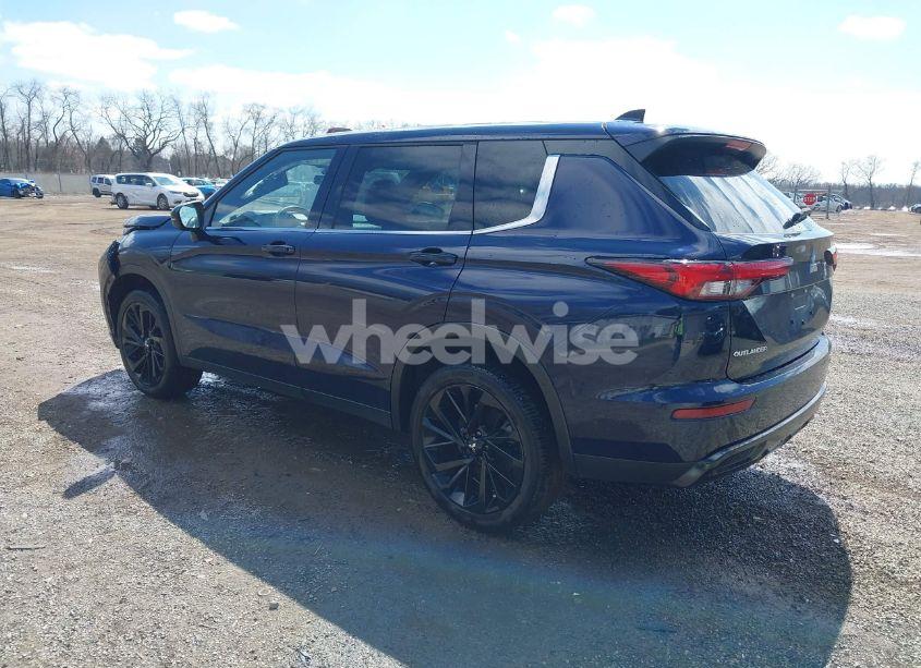 Photo 3 of 2022 Mitsubishi Outlander BLACK EDITION S-AWC (VIN JA4J4UA89NZ077502)