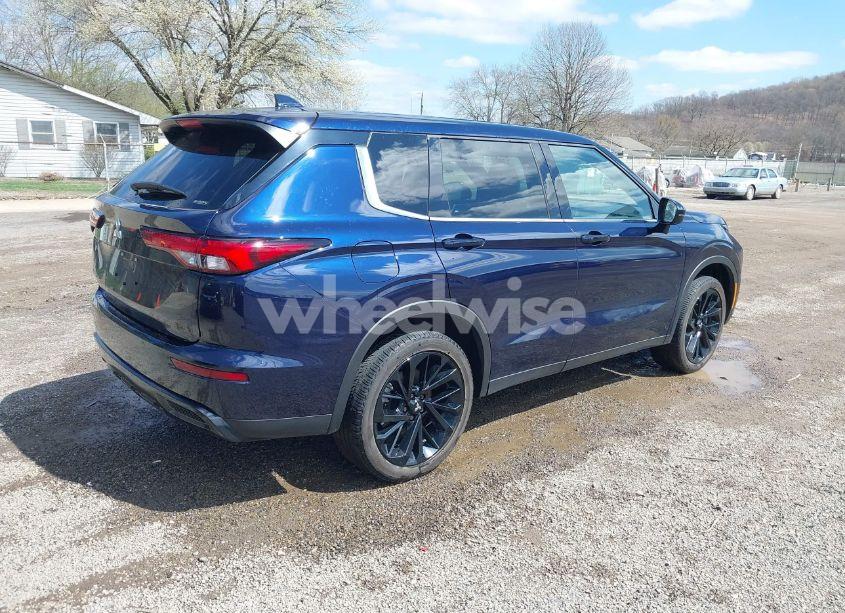 Photo 4 of 2022 Mitsubishi Outlander BLACK EDITION S-AWC (VIN JA4J4UA89NZ077502)