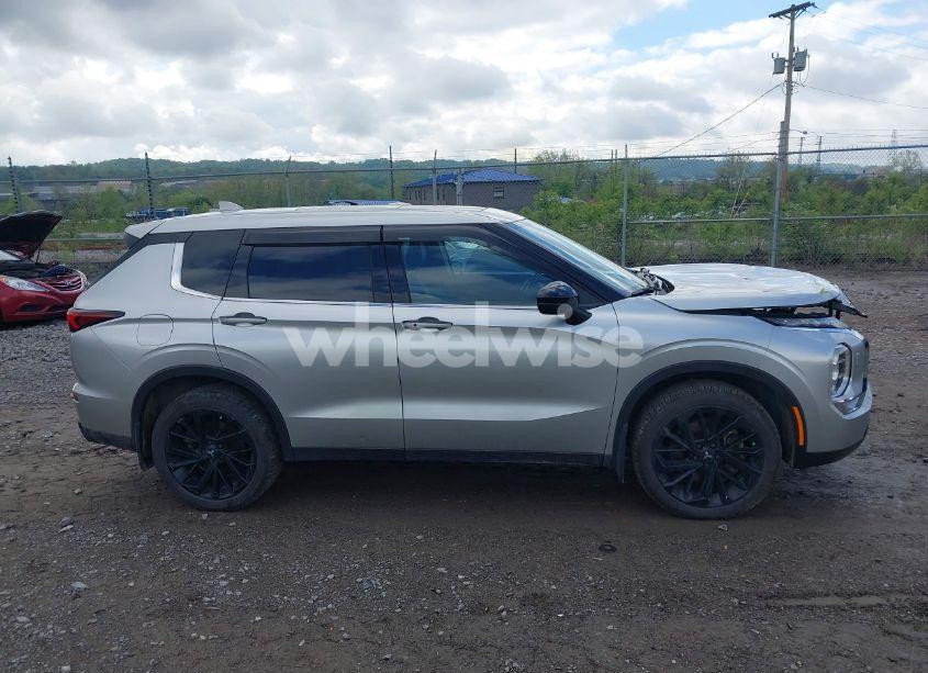 Photo 13 of 2022 Mitsubishi Outlander BLACK EDITION S-AWC (VIN JA4J4UA8XNZ078108)