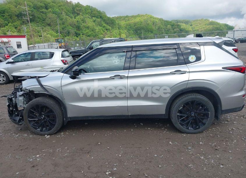 Photo 14 of 2022 Mitsubishi Outlander BLACK EDITION S-AWC (VIN JA4J4UA8XNZ078108)