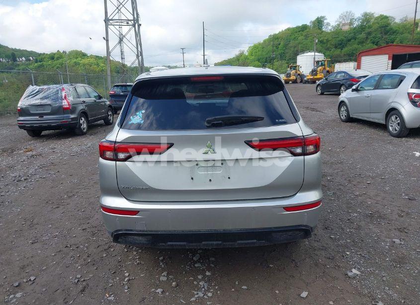 Photo 16 of 2022 Mitsubishi Outlander BLACK EDITION S-AWC (VIN JA4J4UA8XNZ078108)