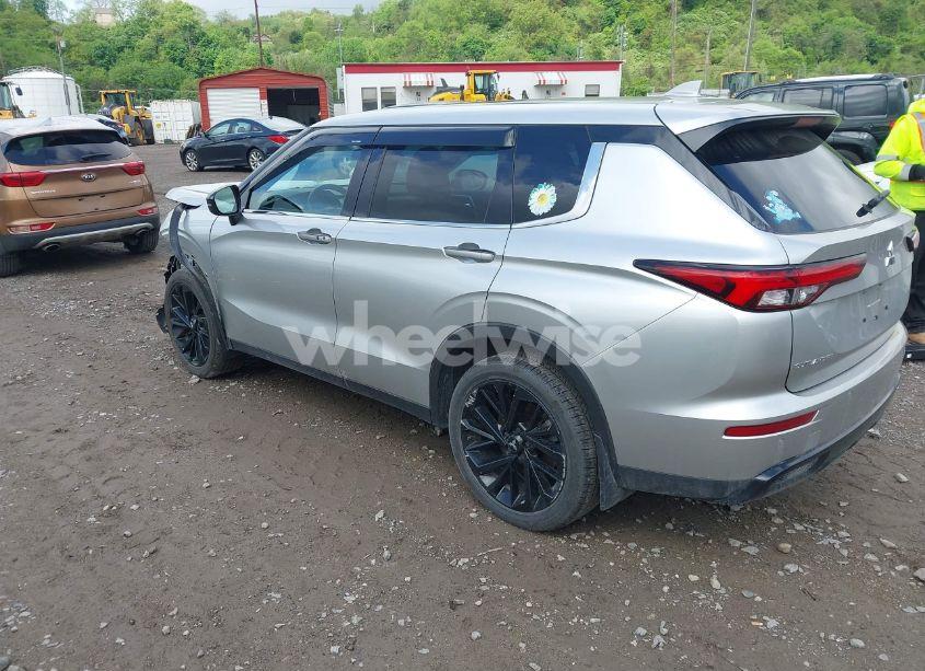 Photo 3 of 2022 Mitsubishi Outlander BLACK EDITION S-AWC (VIN JA4J4UA8XNZ078108)